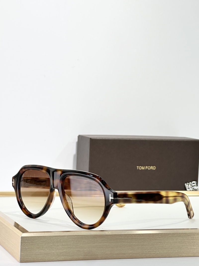 TOM FORD